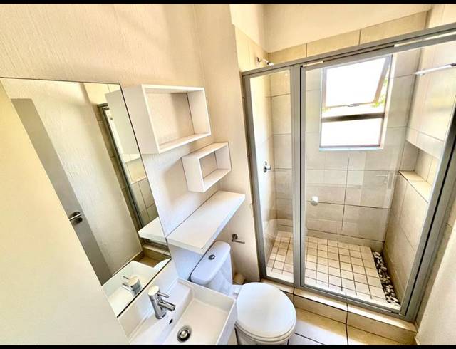 2 BEDROOM PROPERTY TO RENT IN FOURWAYS